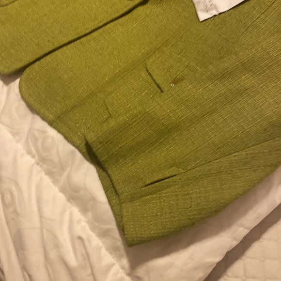 Beautiful bright green blazer - Picture 2 of 9